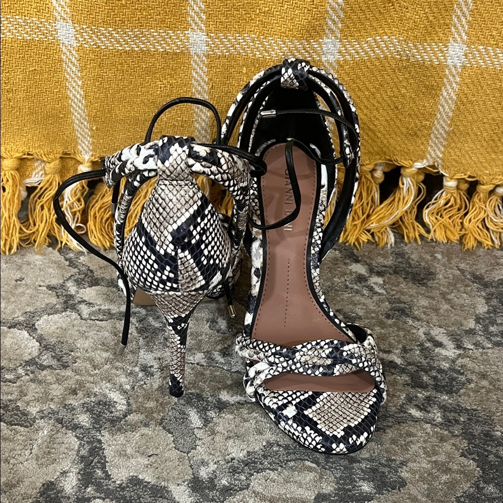 Designer heels - Picture 2 of 6